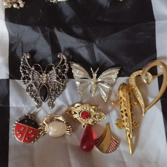 Jewelry Lot - Picture 1 of 3